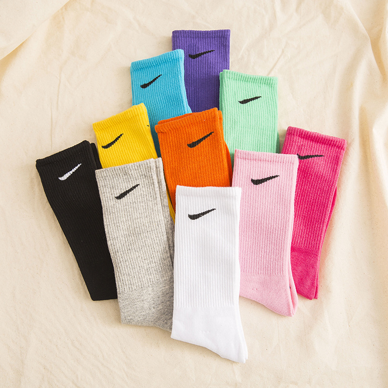 2020 New Cheap Wholesale Thin Candy Color Cotton Tube Women Branded Graffiti NK Sport Socks