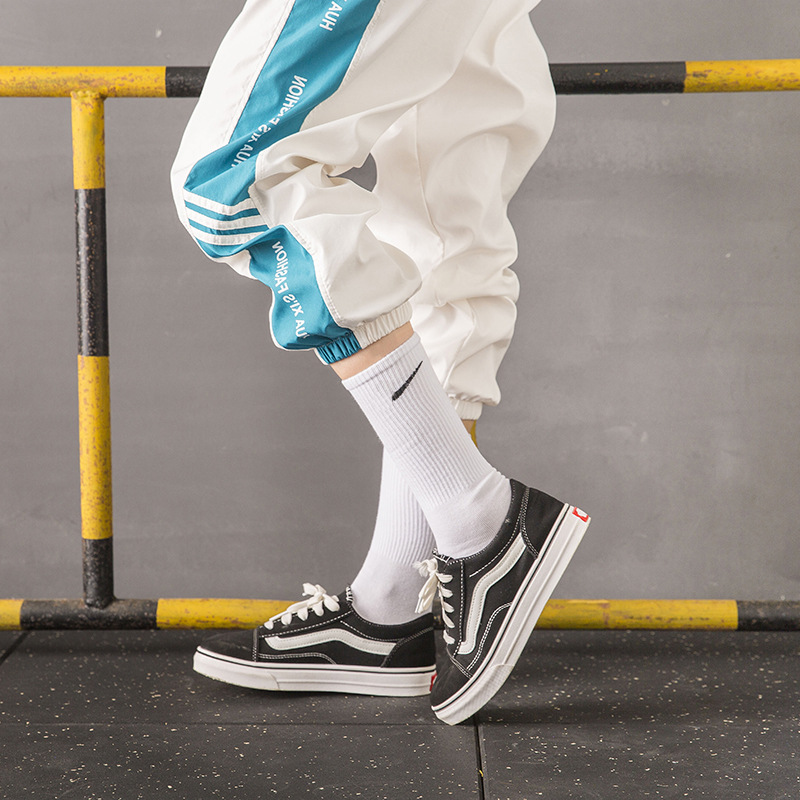 2020 New Cheap Wholesale Thin Candy Color Cotton Tube Women Branded Graffiti NK Sport Socks