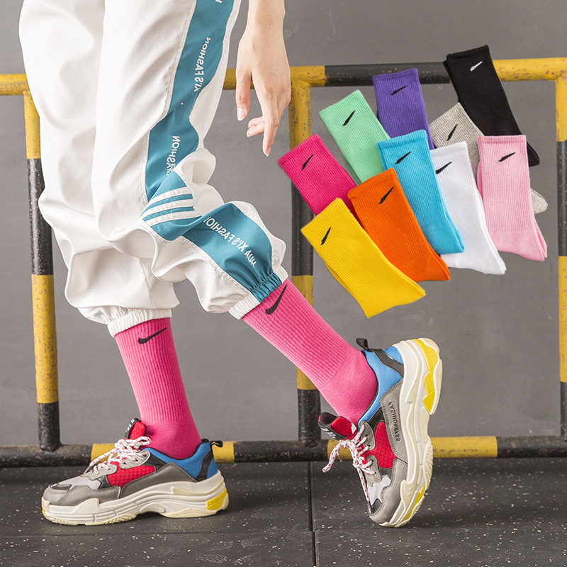 2020 New Cheap Wholesale Thin Candy Color Cotton Tube Women Branded Graffiti NK Sport Socks